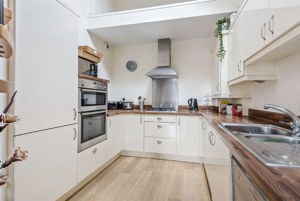 Flat Powhay Mills in Exeter