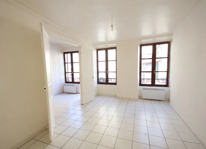 Flat Rue Paul Doucet in Château-Thierry