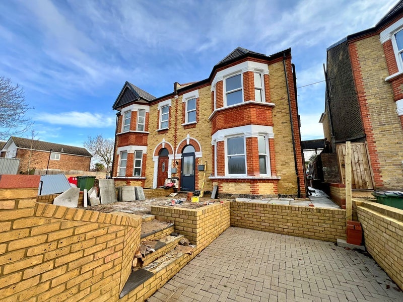 Room Shrewsbury Lane in Greater London