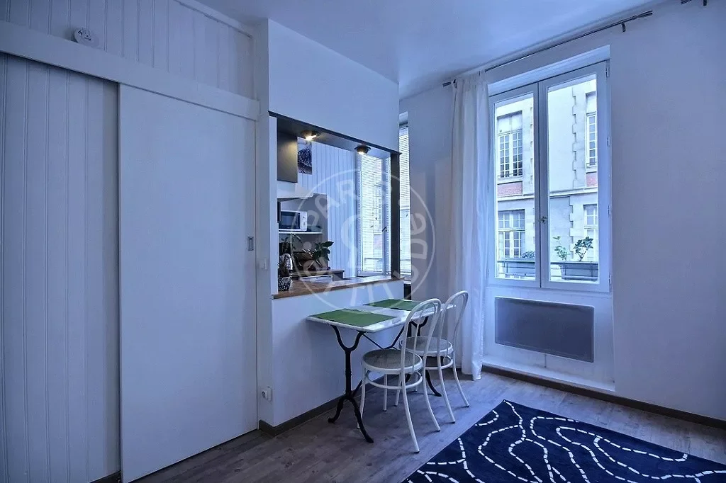 Appartement Rue de la Grange aux Belles à Paris