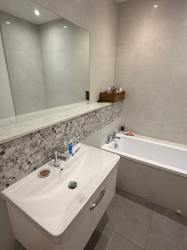 Room Harrow Road in Greater London