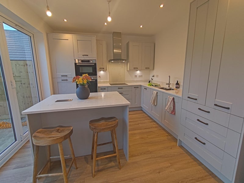 Room Alexander Road in Frenchay