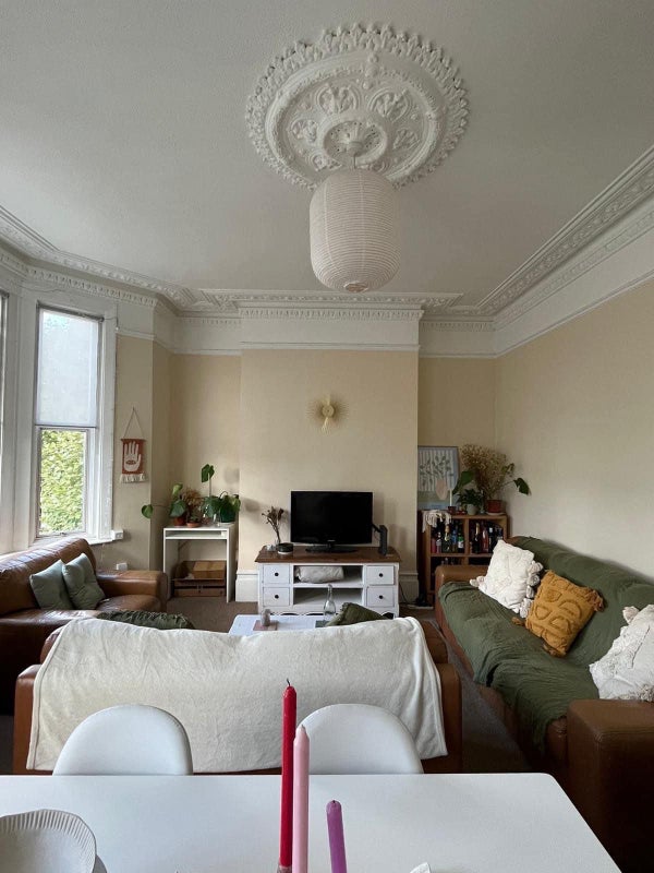 Room Mercers Road in Greater London