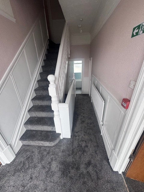 Room Russell Rise in Luton