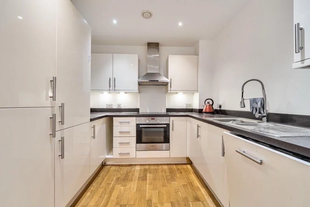Flat The Cut in Greater London