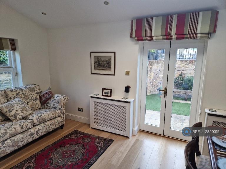 House Timothy Close in Greater London