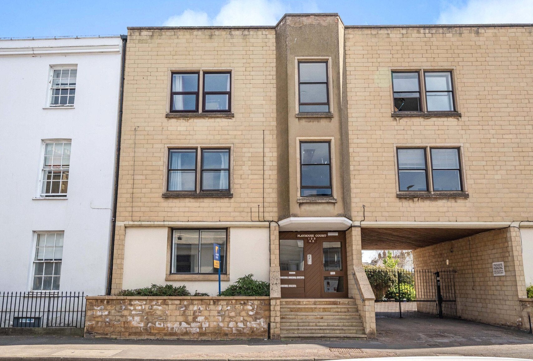Flat Bath Road in Cheltenham