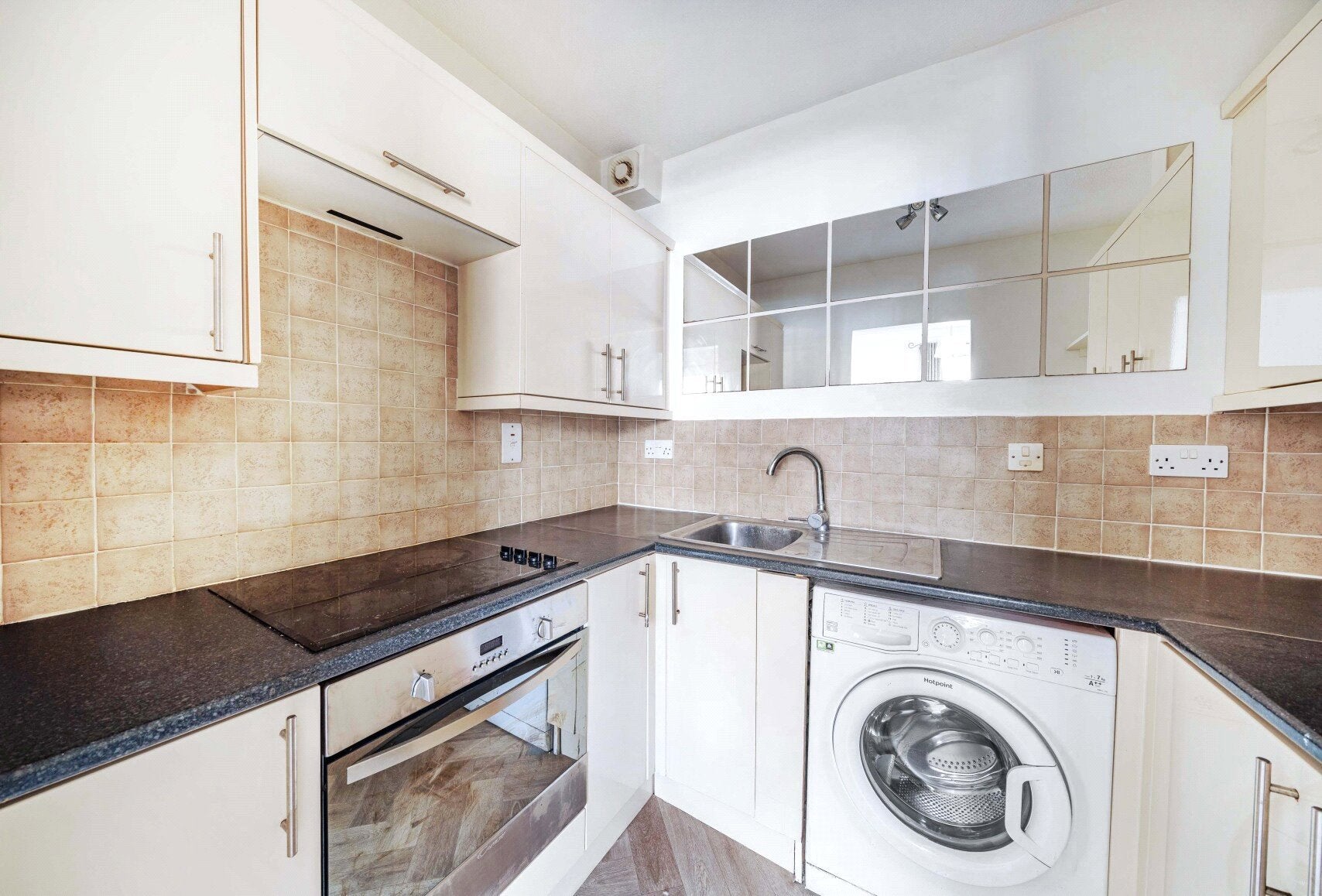 Flat Bath Road in Cheltenham
