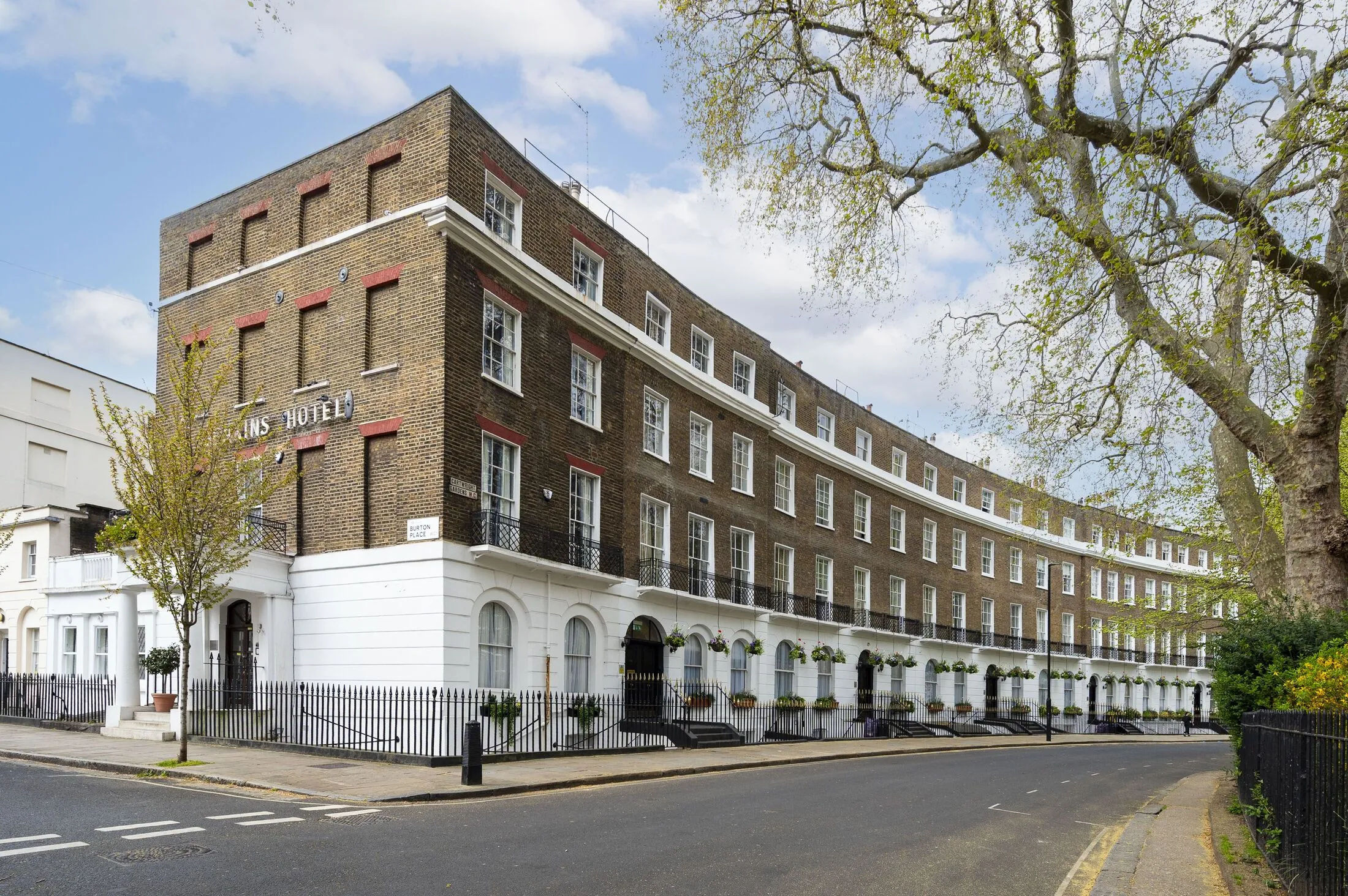 Flat Burton Place in Greater London