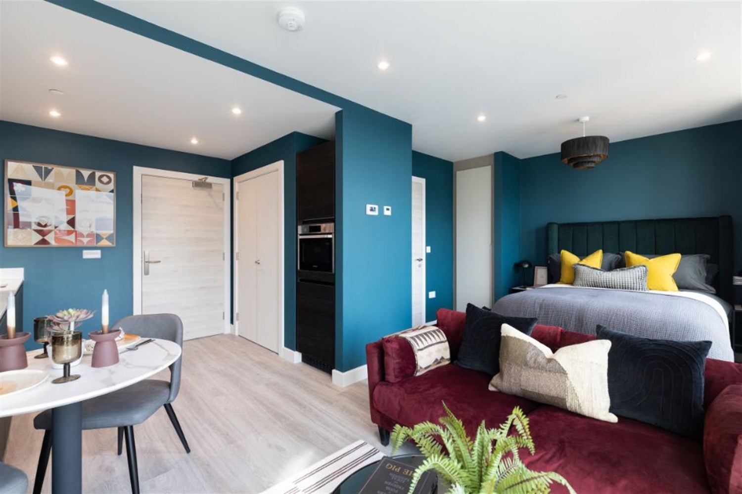 Flat Pitt Street in Glasgow