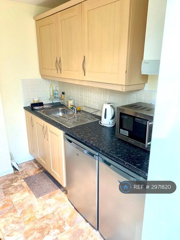 Flat Badgerdale Way in Derby