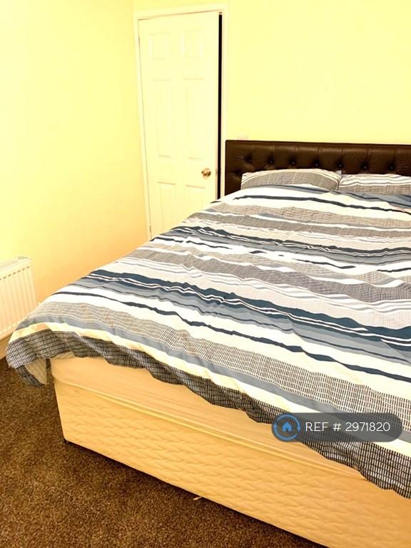 Flat Badgerdale Way in Derby