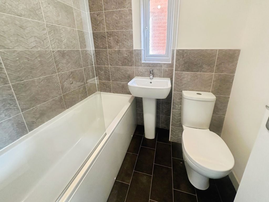 House Walton Heath Way in Ashington