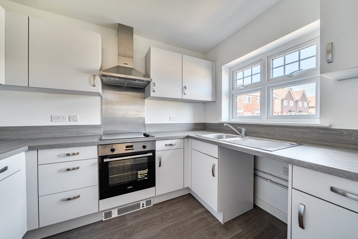 House Hollyview Close in Chichester