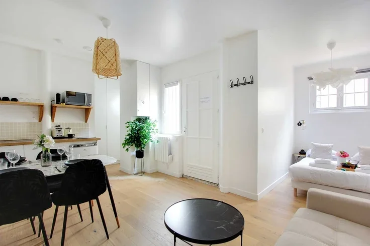 Appartement Rue Montcalm à Paris
