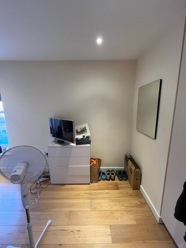 Room Lakenham Place in Greater London