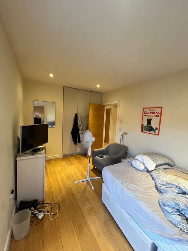 Room Lakenham Place in Greater London