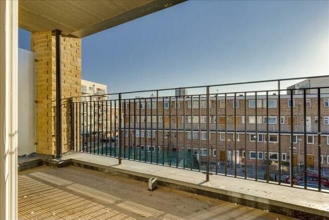 Room Lakenham Place in Greater London