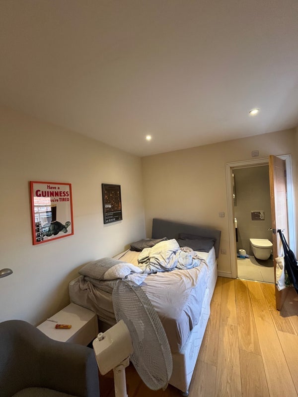 Room Lakenham Place in Greater London