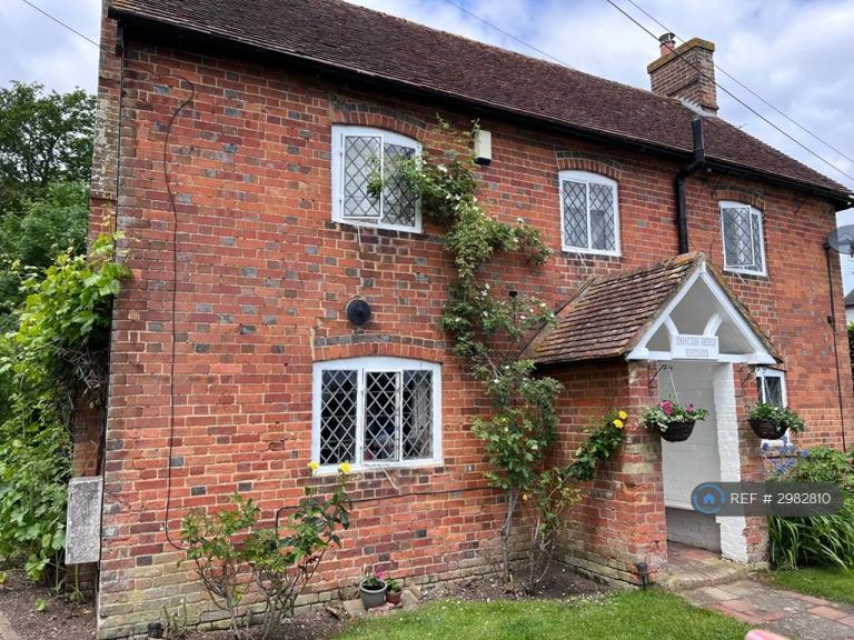 House Mortimer Lane in Basingstoke and Deane