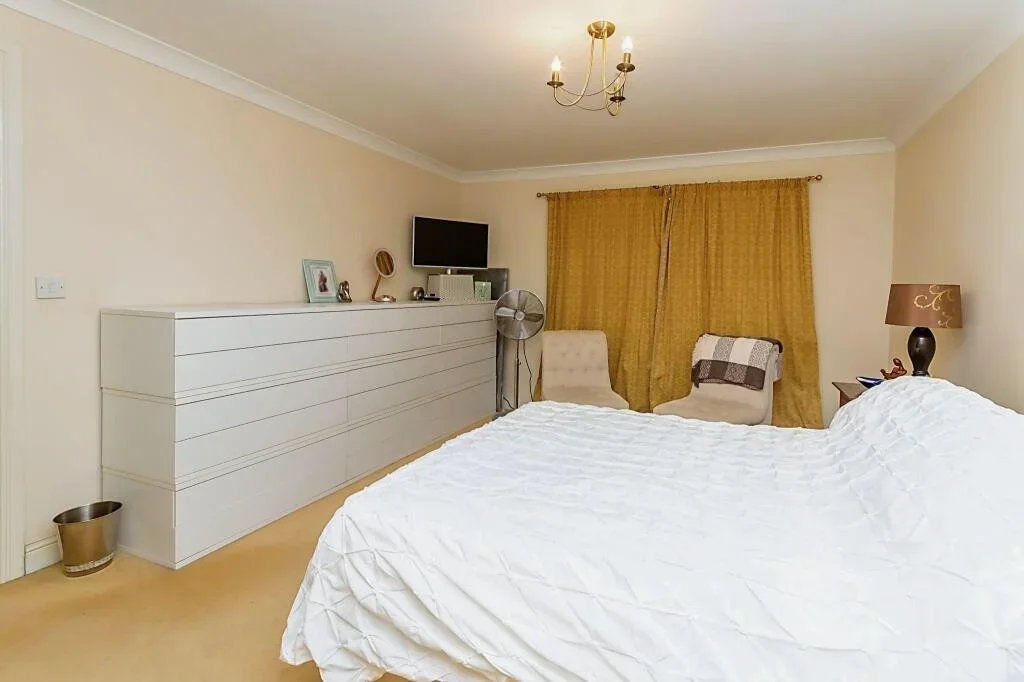 House Vicarage Close in Horsham