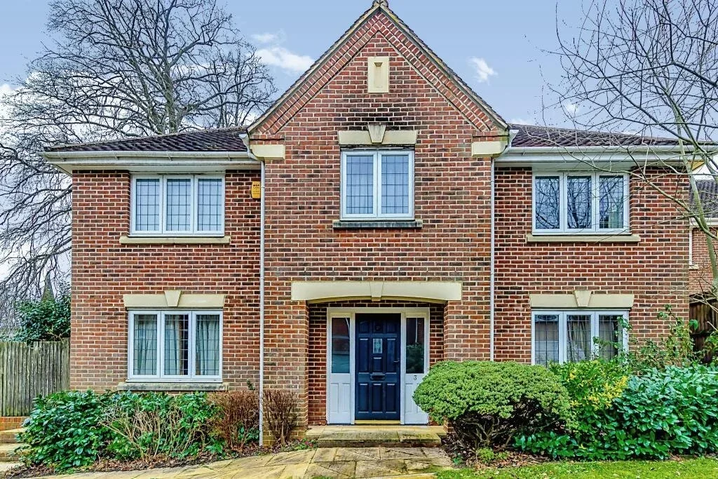House Vicarage Close in Horsham