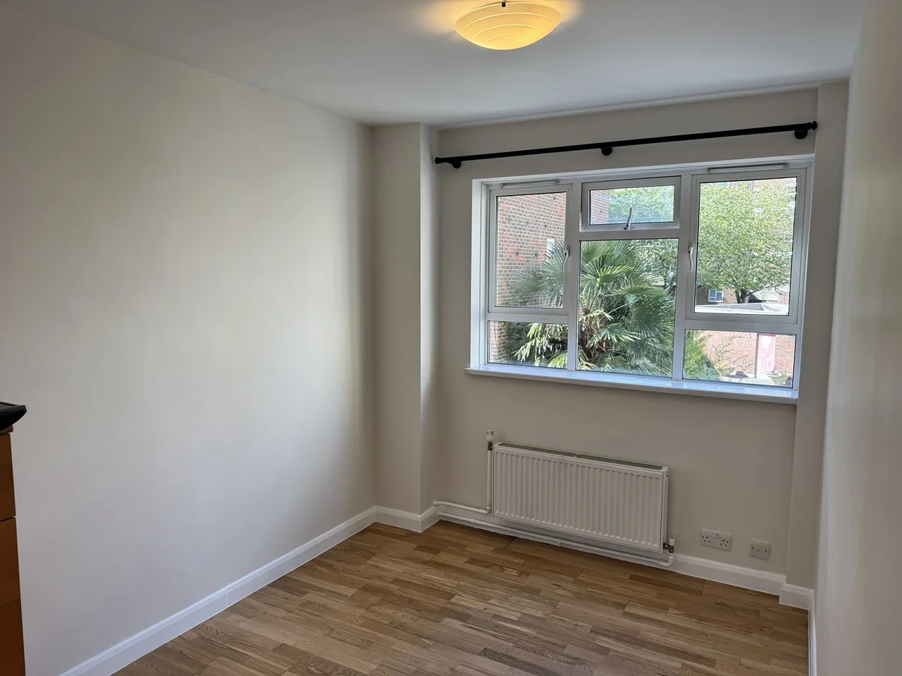 Flat Cumberland Street in City of Westminster