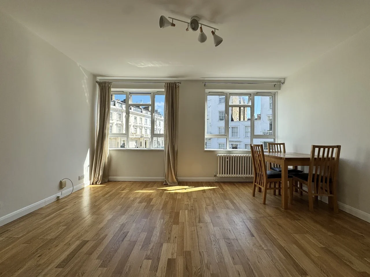 Flat Cumberland Street in City of Westminster
