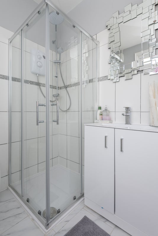 Room Woodlands Street in Greater London
