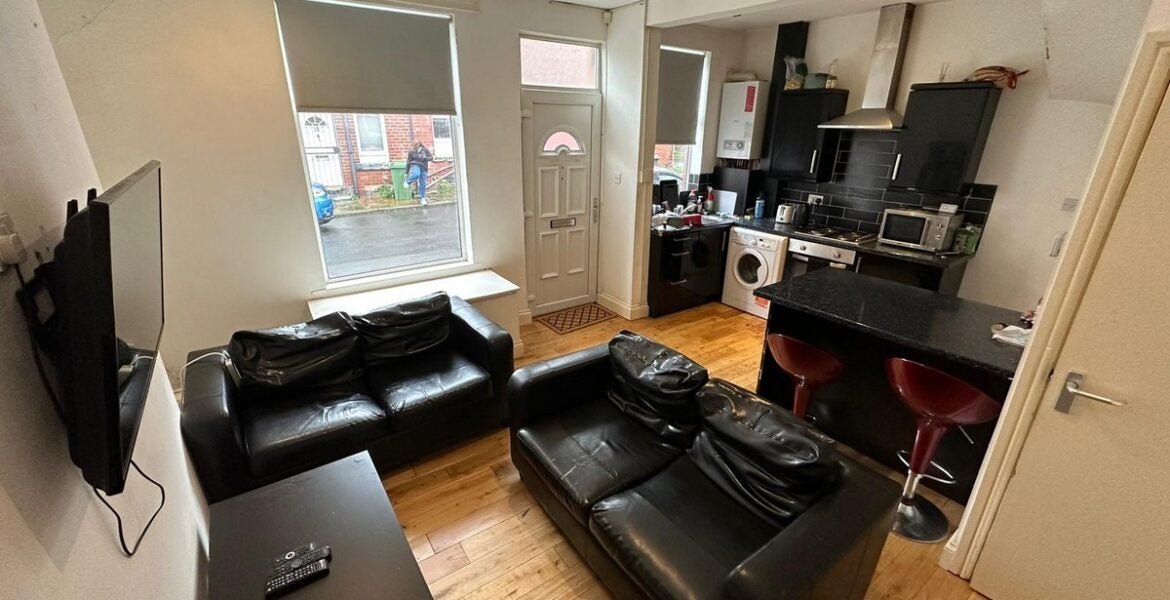 Flat Harold View in Leeds