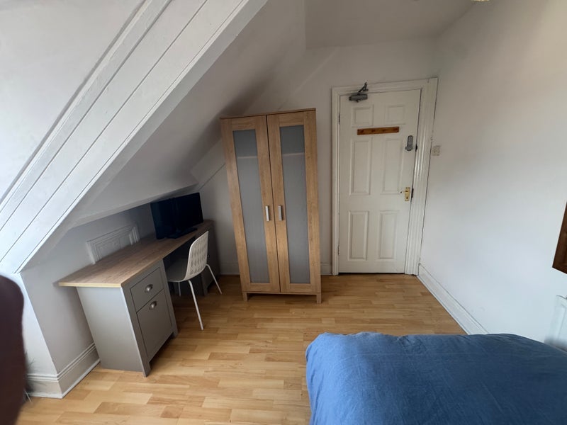 Room Durham Road in Gateshead