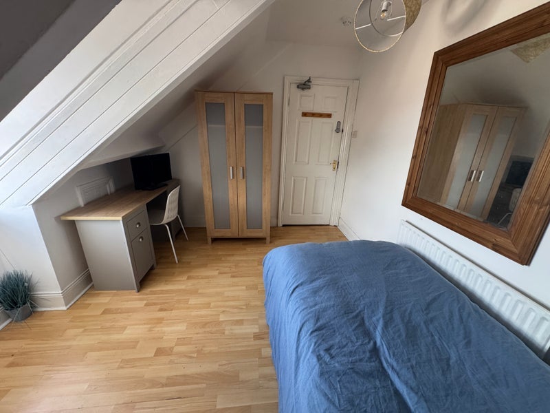 Room Durham Road in Gateshead