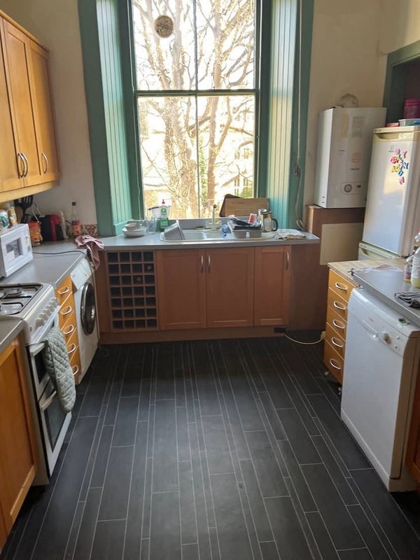 Flat Comiston Road in City of Edinburgh