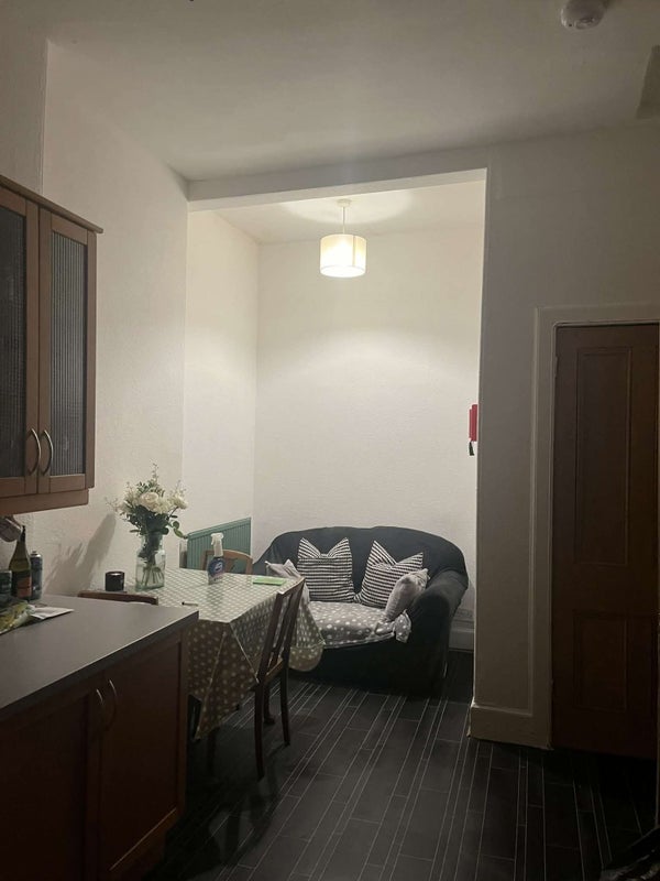 Flat Comiston Road in City of Edinburgh