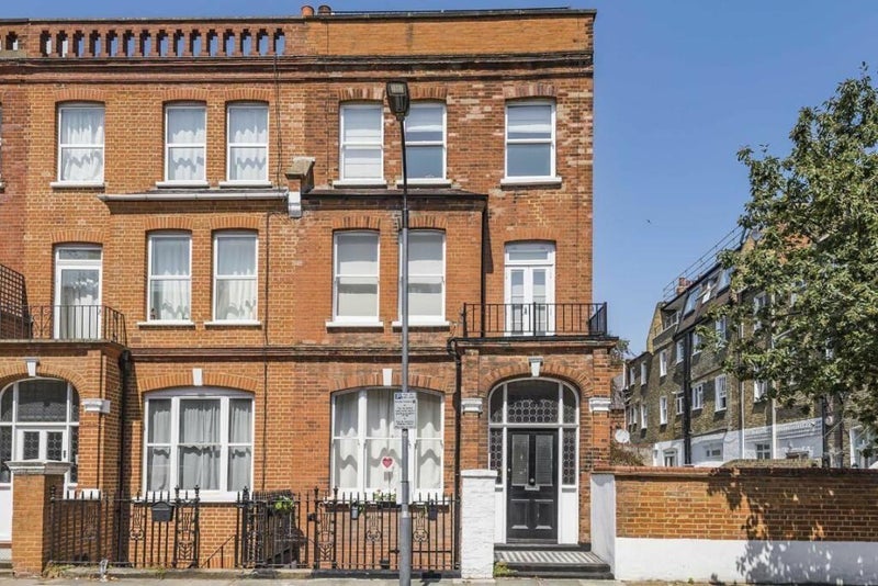 Flat Perham Road in Greater London
