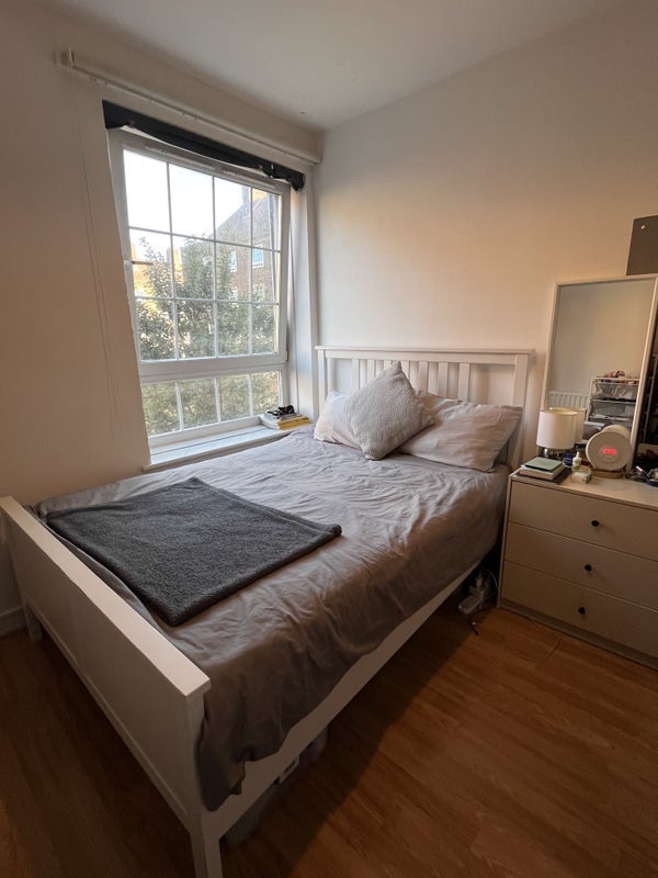 Room Potier Street in Greater London