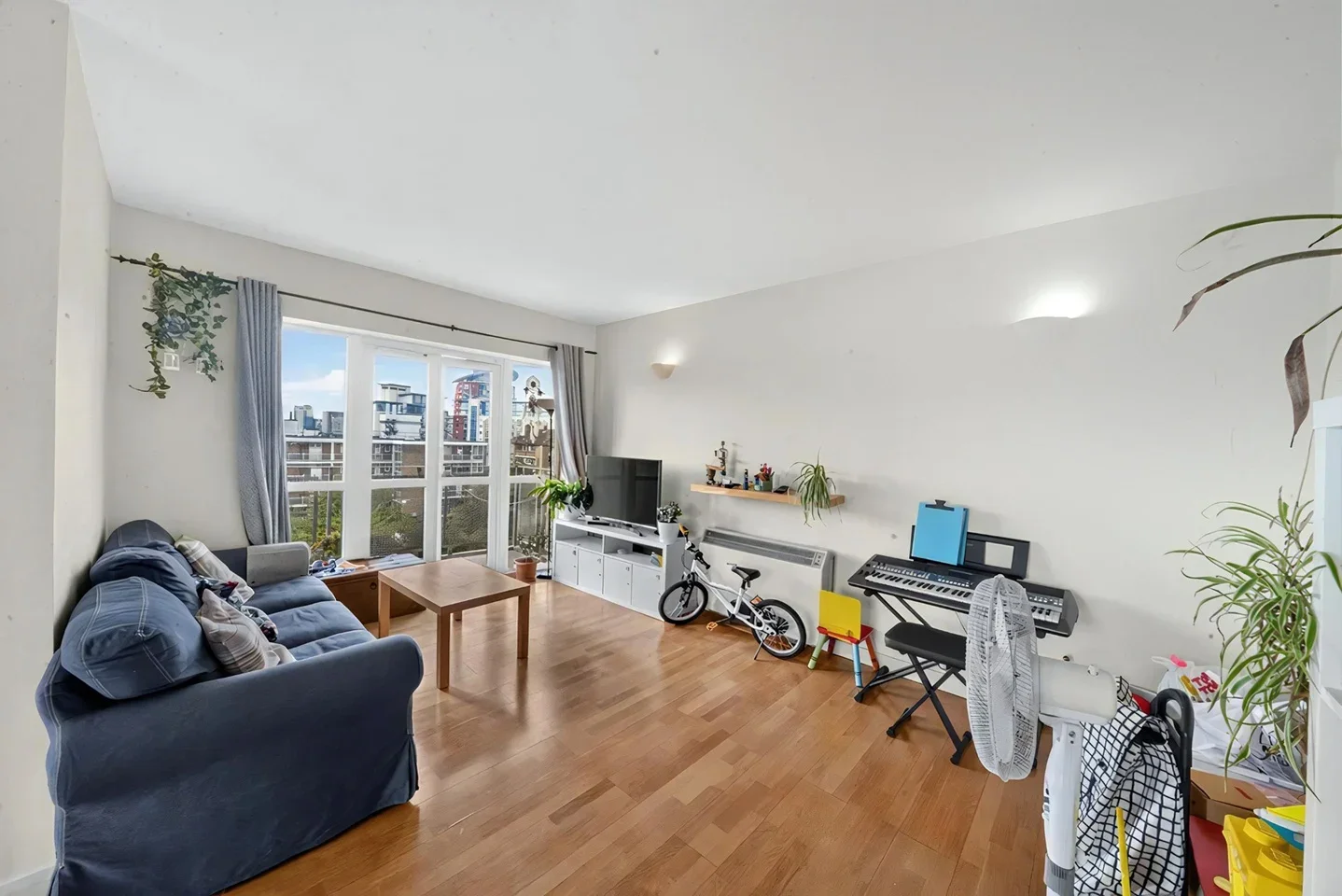 Flat Old Bellgate Place in Greater London
