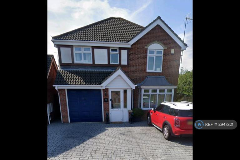 House Aylesbury Drive in Basildon