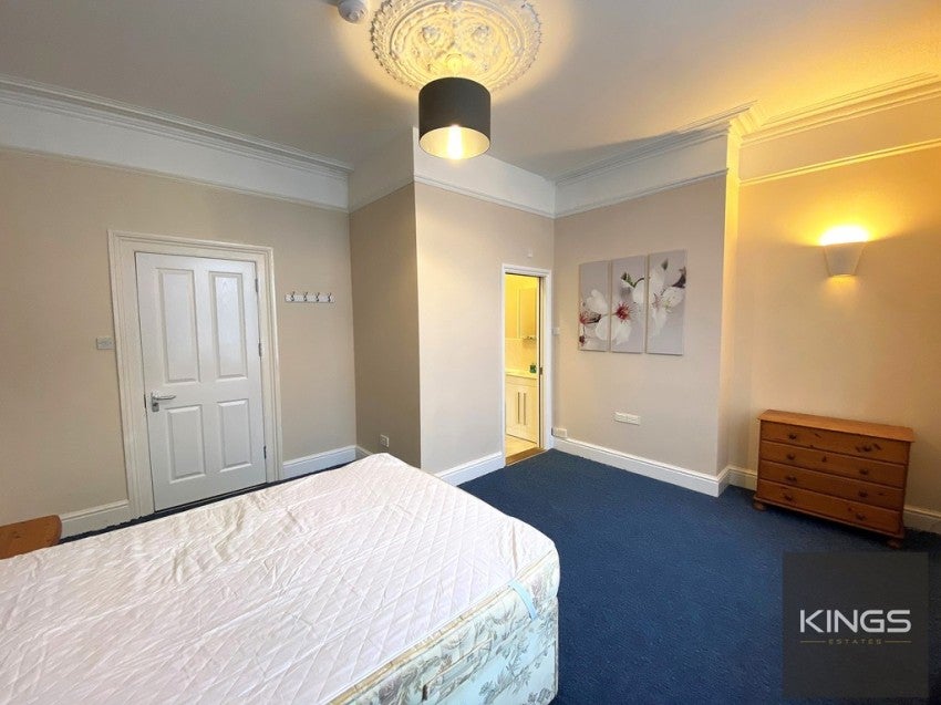 Flat Playfair Road in Portsmouth
