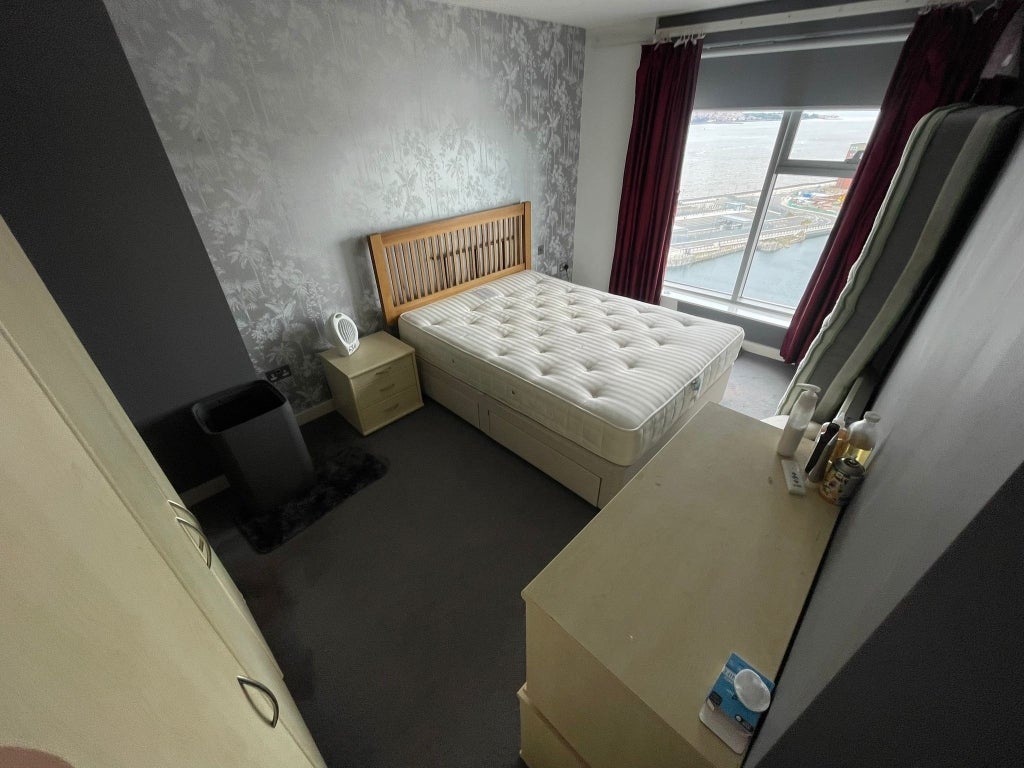 Flat William Jessop Way in Liverpool