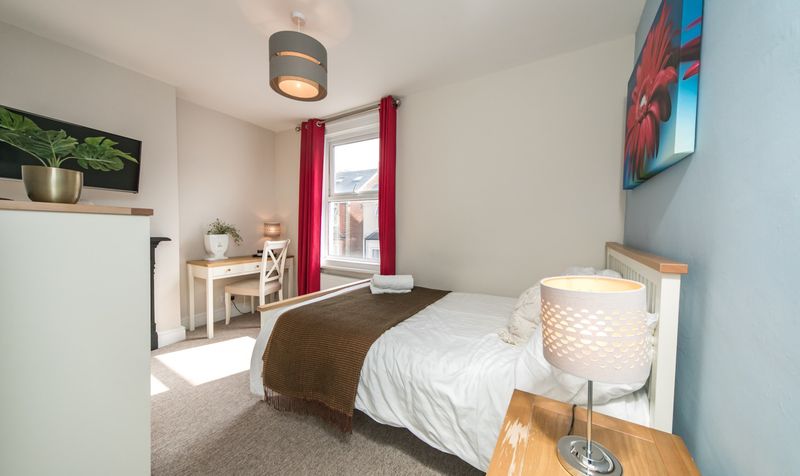 Room Dorothy Street in Reading