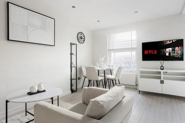 Flat Queensway in City of Westminster