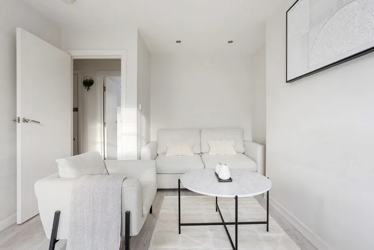 Flat Queensway in City of Westminster