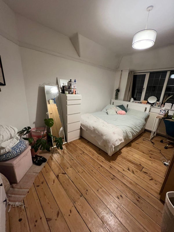 Room Birchwood Road in Greater London