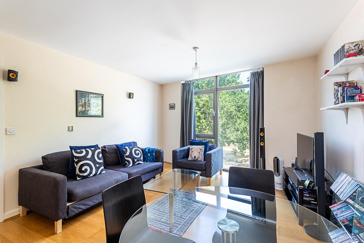 Flat Stockwell Street in Greater London