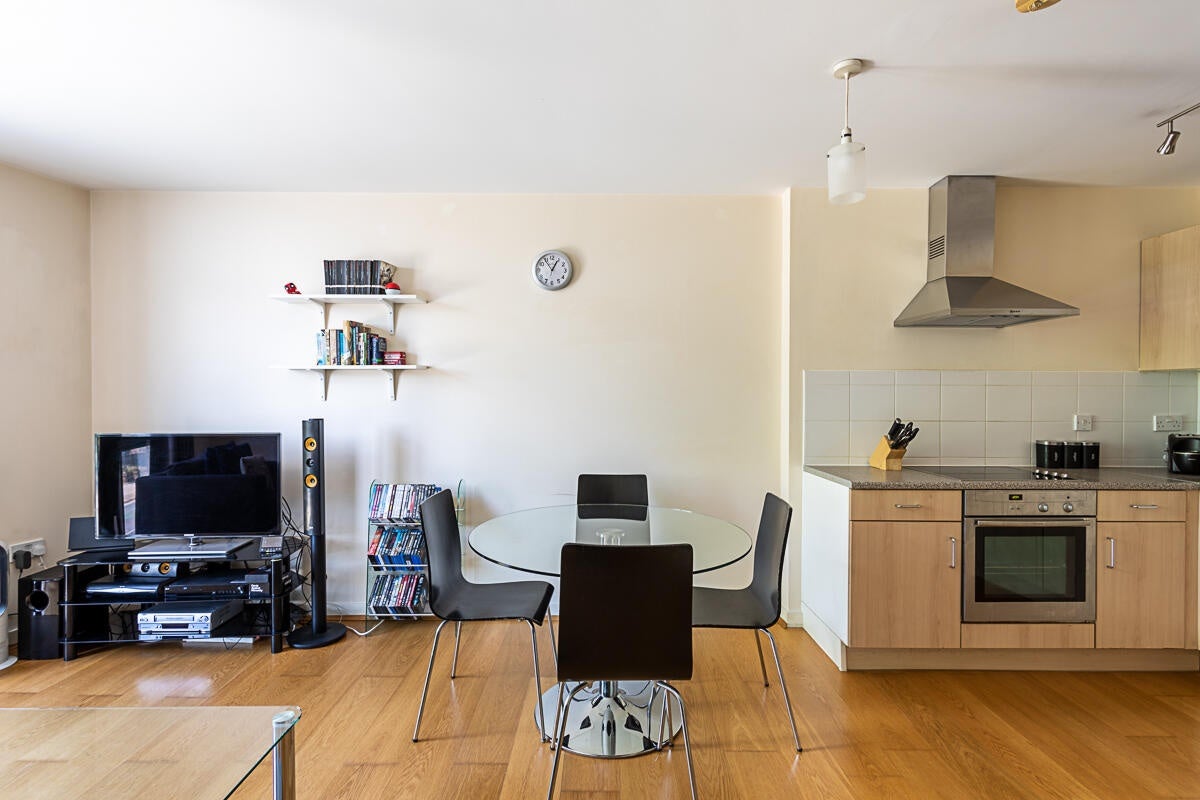Flat Stockwell Street in Greater London