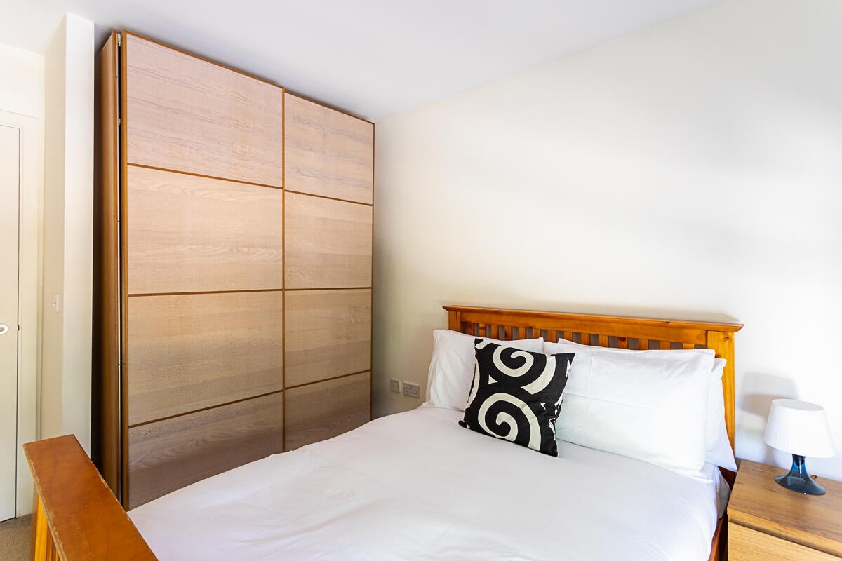 Flat Stockwell Street in Greater London