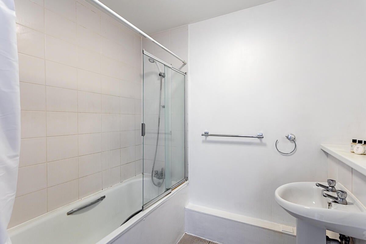 Flat Stockwell Street in Greater London