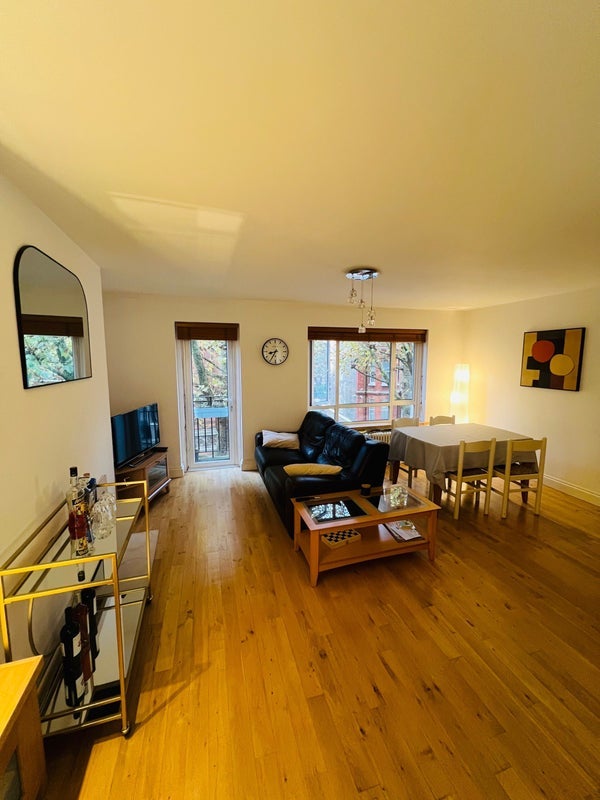 Flat Philbeach Gardens in Greater London