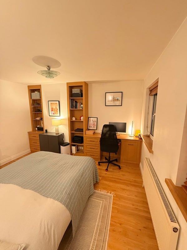 Flat Philbeach Gardens in Greater London
